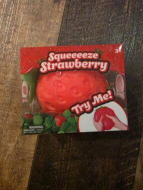 Jumbo Squeeeeeze Strawberry Squishy Toy 🍓 Large Sensory Stress Toy NWT Needoh